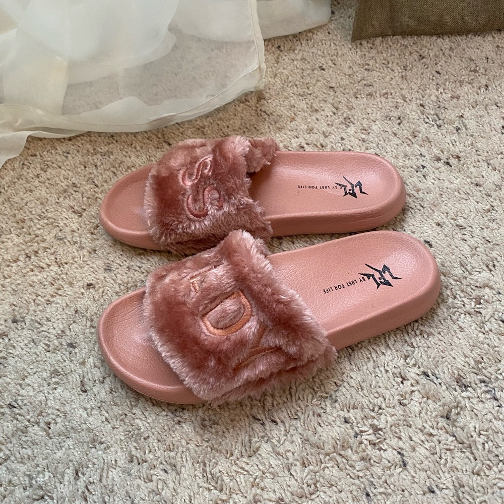 Slides (Blush) 💕 - Picture 2 of 2